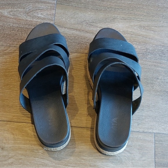 Mia Black Platform Strappy Women's Sandals. Gently used. Sz 7.5 - Picture 5 of 5